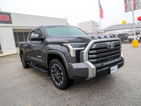 Used 2025 Toyota Tundra Limited w/ Power Package AWD/4WD image 5