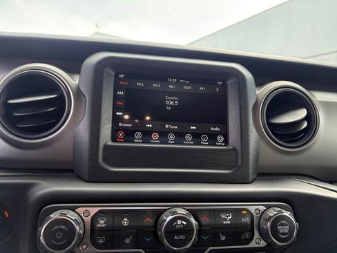 Used 2020 Jeep Wrangler Unlimited Sport image 22