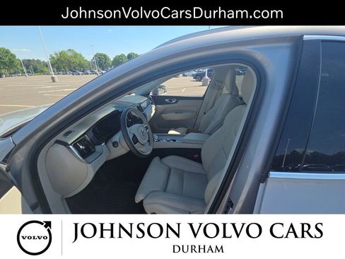 Used 2023 Volvo XC60 B5 Ultimate w/ Protection Package Premier FWD image 10