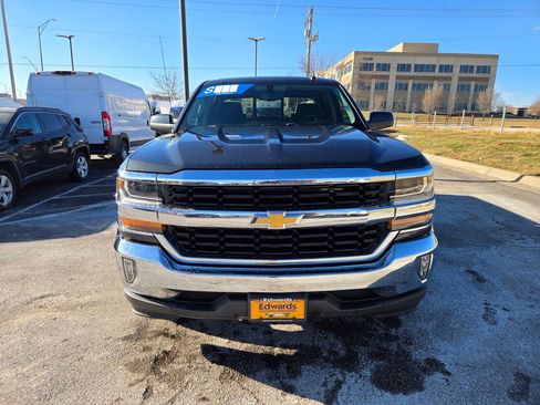 Used 2018 Chevrolet Silverado 1500 LT w/ Texas Edition image 9