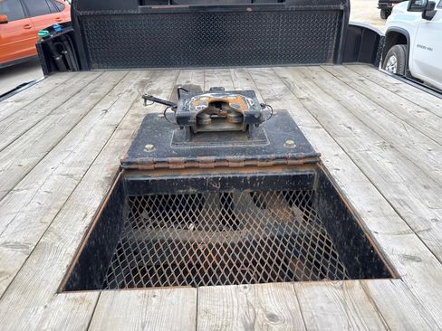 Used 2022 Ford F450 Lariat image 7