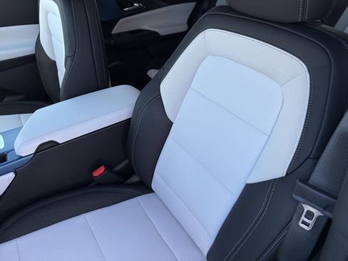 New 2026 Chevrolet Equinox EV LT image 14