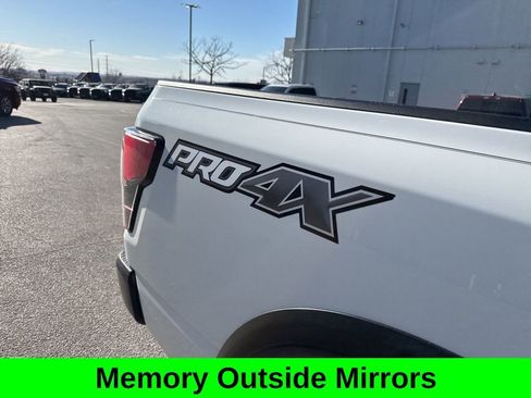 Used 2024 Nissan Titan PRO-4X w/ Pro-4x Convenience Package image 7