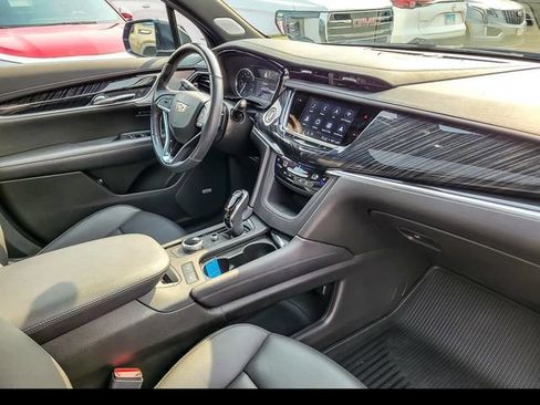 Certified 2023 Cadillac XT6 Premium Luxury w/ LPO, Floor Liner Package AWD/4WD image 32