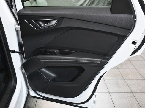 Used 2024 Audi Q4 e-tron Premium Plus w/ Premium Plus image 14