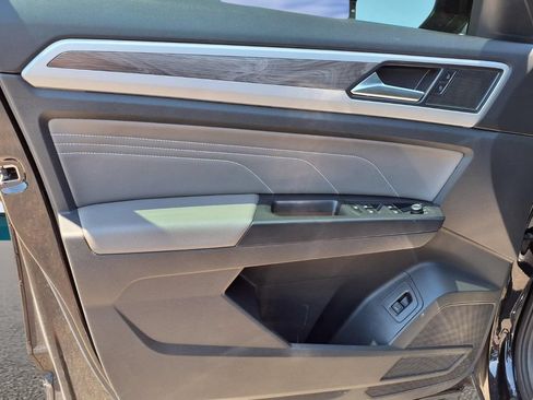Used 2023 Volkswagen Atlas Cross Sport SE w/ Panoramic Sunroof Package AWD/4WD image 11
