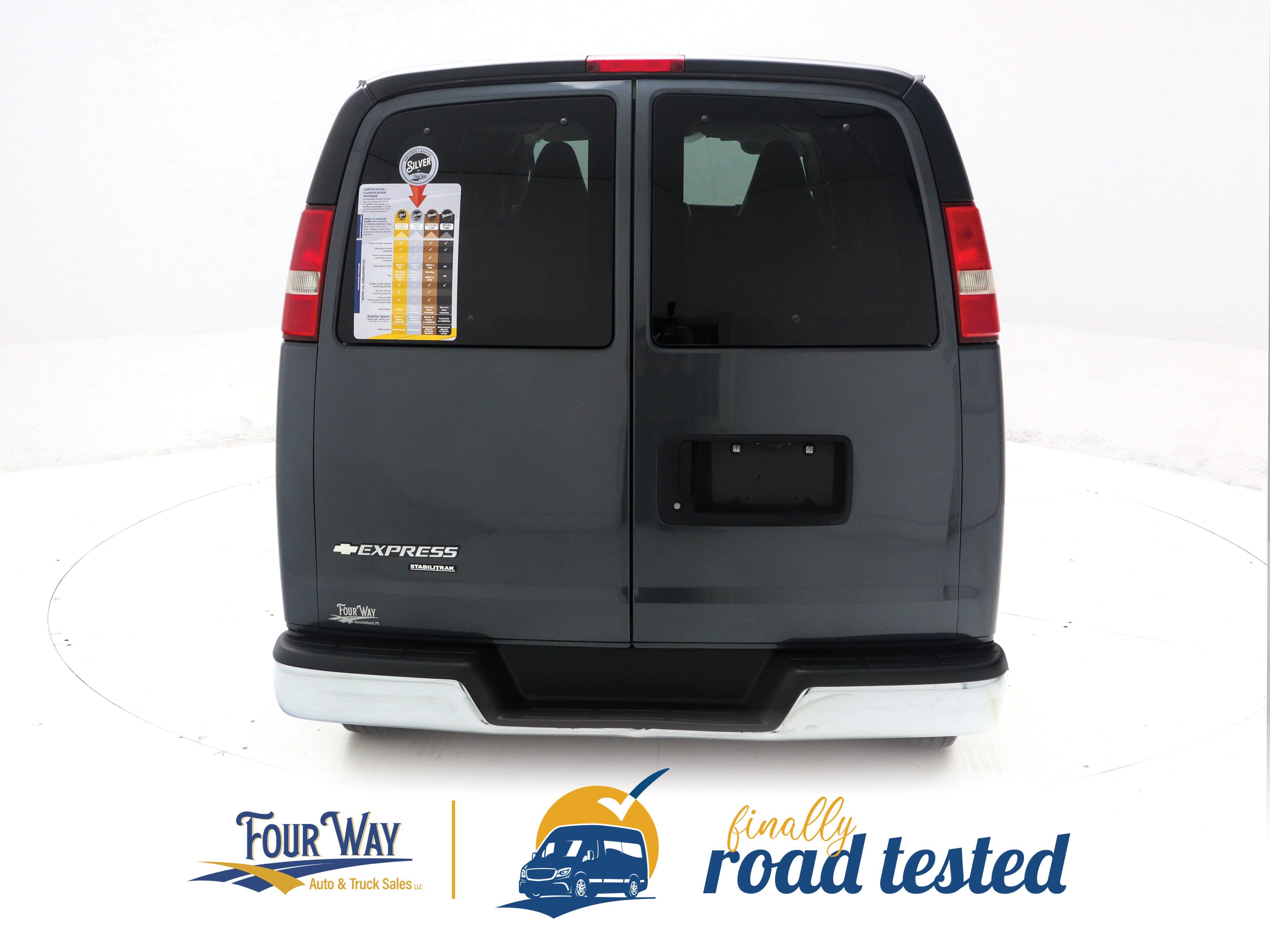 Used 2016 Chevrolet Express 3500 LT w/ LT Preferred Equipment Group RWD image 5
