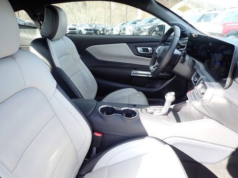 Used 2025 Ford Mustang Premium image 10