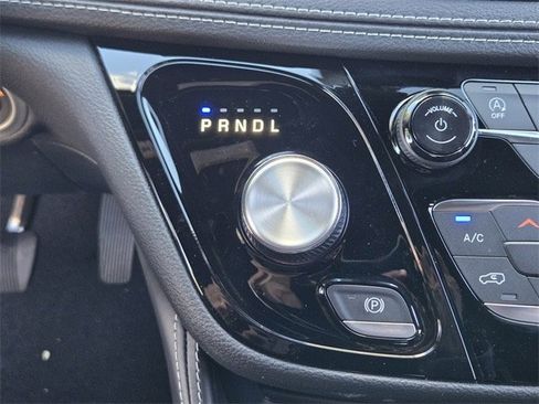 New 2026 Chrysler Pacifica Limited image 14