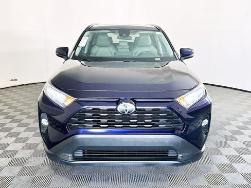 Used 2021 Toyota RAV4 XLE Premium FWD image 8