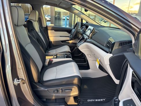 New 2026 Honda Odyssey Elite image 14