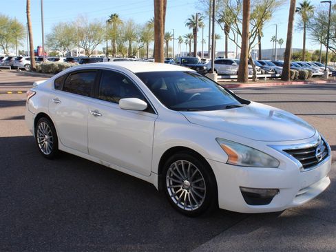 Used 2015 Nissan Altima 2.5 S w/ Special Edition Package image 7