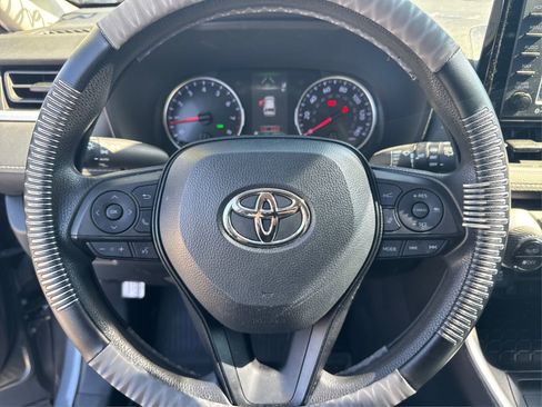 Used 2022 Toyota RAV4 XLE image 22