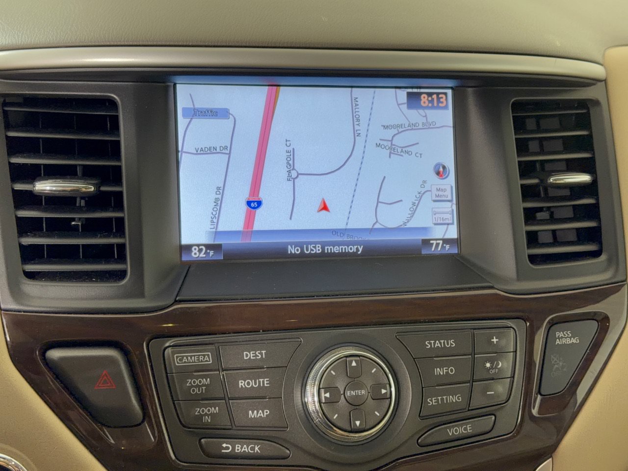 Used 2015 Nissan Pathfinder Platinum FWD image 26