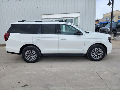 New 2026 Ford Expedition Platinum image 5