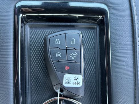 Used 2022 GMC Sierra 1500 AT4X image 41