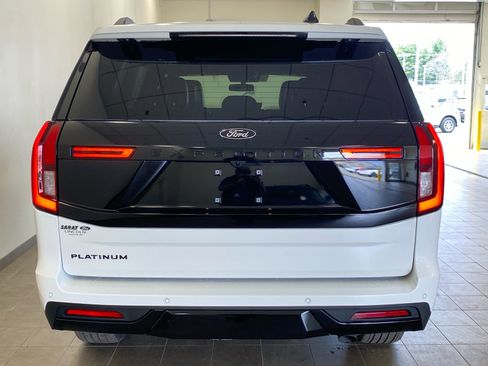 New 2026 Ford Expedition Platinum image 13