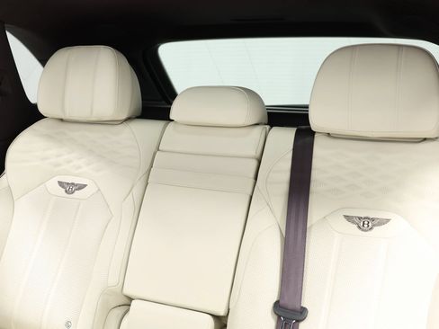 Used 2023 Bentley Bentayga Extended Wheelbase AWD/4WD image 69