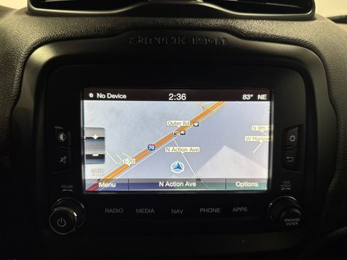 Used 2017 Jeep Renegade Latitude AWD/4WD image 14
