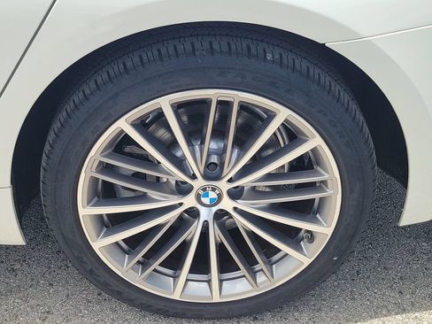 Used 2020 BMW 530i w/ Luxury Package RWD image 8