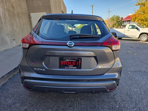 Used 2021 Nissan Kicks S image 10