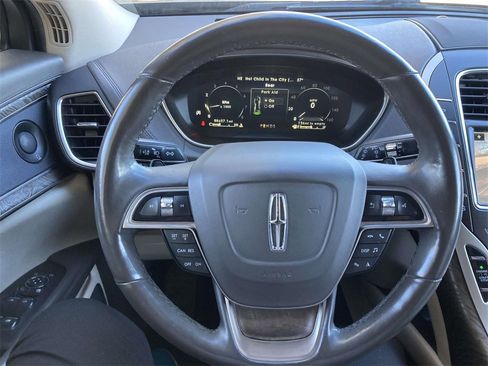 Used 2019 Lincoln Nautilus Reserve image 20