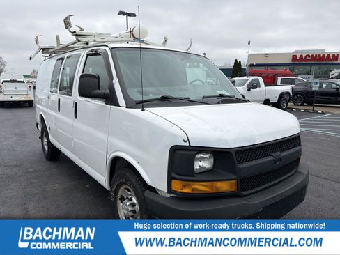 Used 2011 Chevrolet Express 2500 image 1