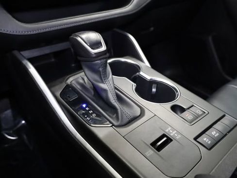 Used 2021 Toyota Highlander XLE image 26