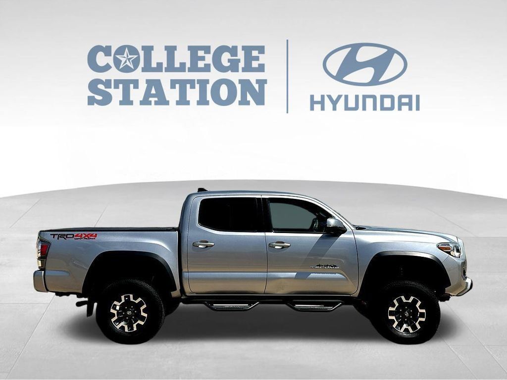 Used 2020 Toyota Tacoma TRD Off-Road w/ Technology Package AWD/4WD image 10