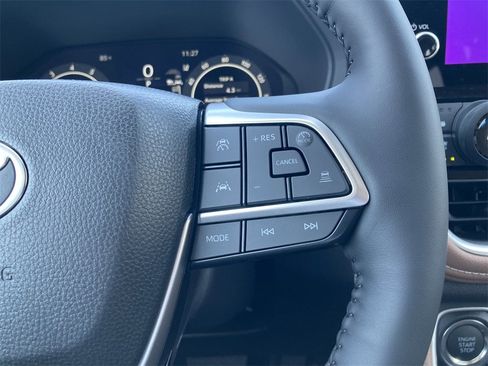 New 2026 Toyota Grand Highlander Platinum image 17