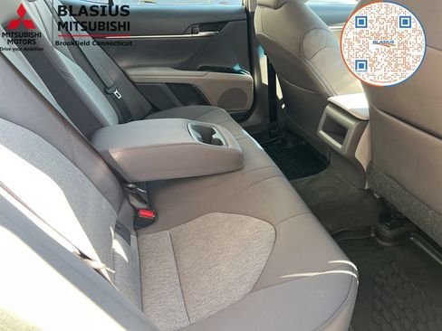 Used 2018 Toyota Camry LE FWD image 36