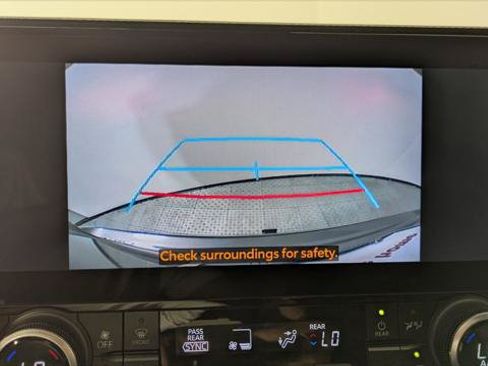 Used 2024 Toyota Highlander XSE FWD image 31