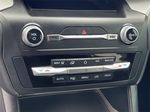 Certified 2020 Ford Explorer XLT image 15