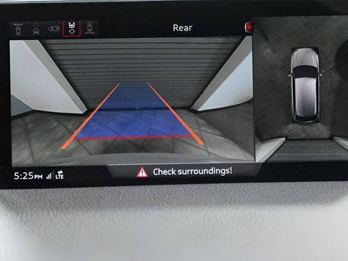 Used 2017 Audi Q7 3.0T Prestige w/ Prestige Package image 29