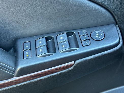 Used 2020 GMC Yukon SLT AWD/4WD image 11