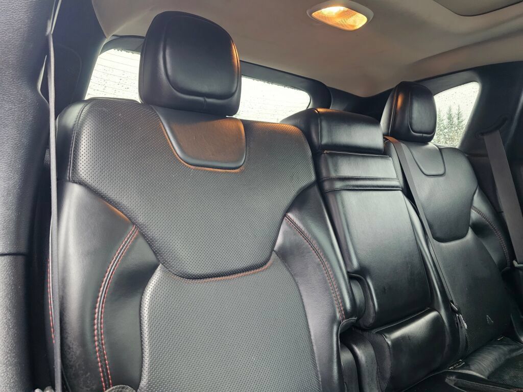 Used 2016 Jeep Cherokee Trailhawk w/ Leather Interior Group AWD/4WD image 13