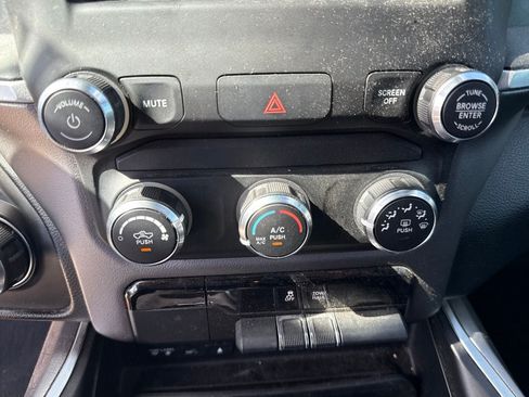 Used 2019 RAM 1500 Big Horn RWD image 24