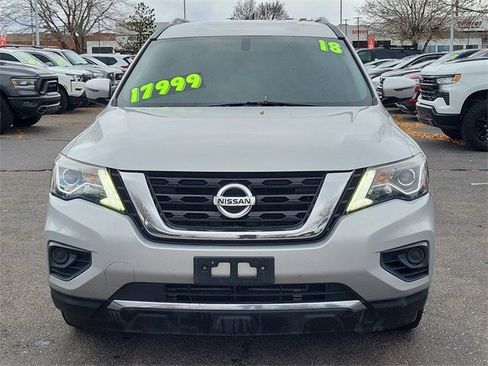 Used 2018 Nissan Pathfinder S image 9