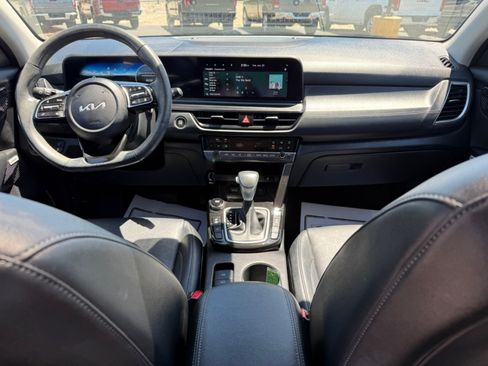 Used 2024 Kia Seltos SX w/ SX Sunroof Package AWD/4WD image 11