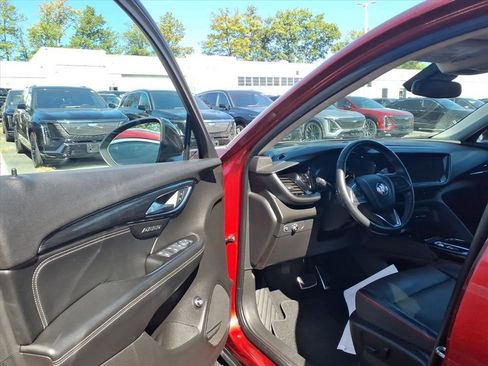 Certified 2022 Buick Envision Essence w/ Sport Touring Package image 8