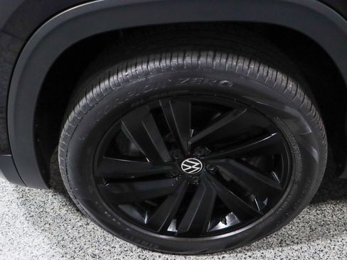 Used 2022 Volkswagen Atlas Cross Sport SE AWD/4WD image 11