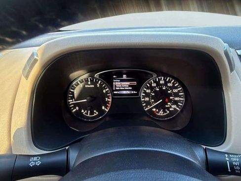 Used 2018 Nissan Pathfinder Platinum w/ Cargo Package image 12