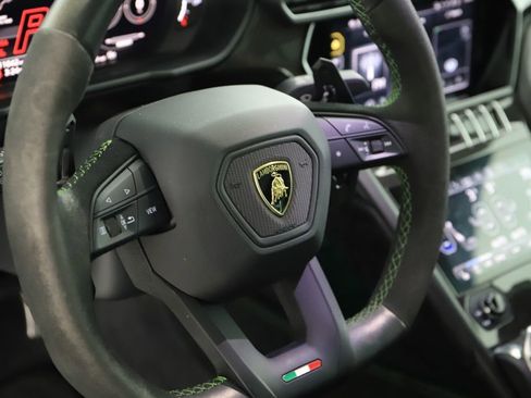 Used 2023 Lamborghini Urus Performante AWD/4WD image 16