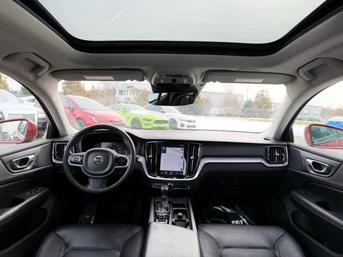 Used 2019 Volvo S60 T5 Momentum image 28