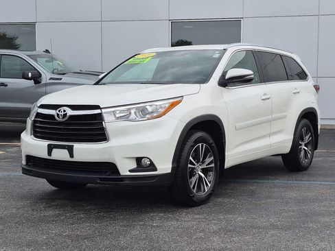 Used 2016 Toyota Highlander XLE AWD/4WD image 1