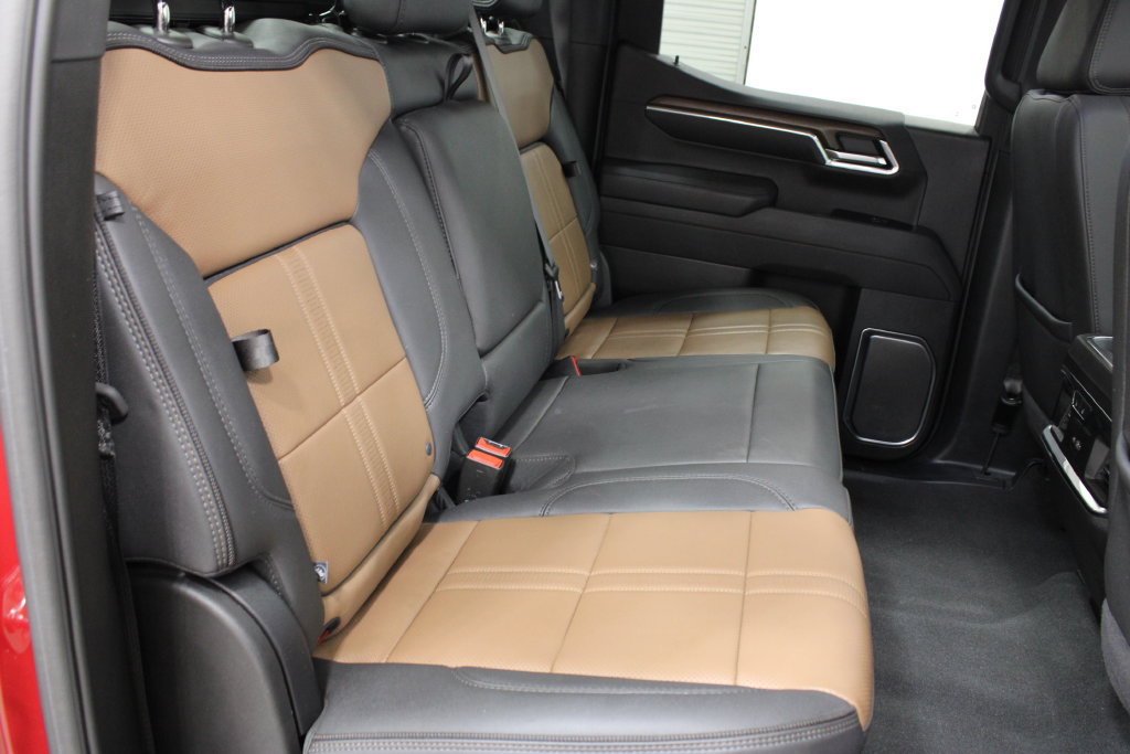 Used 2025 Chevrolet Silverado 1500 High Country w/ High Country Premium Package AWD/4WD image 22