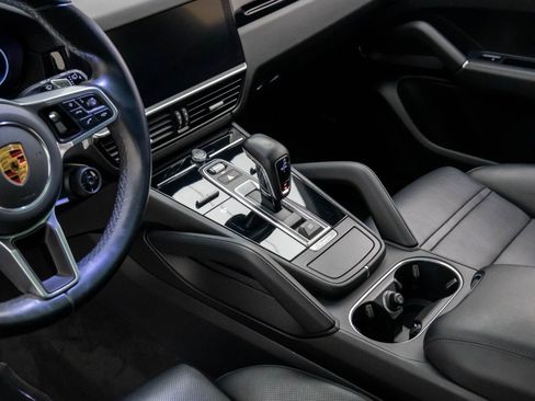 Used 2021 Porsche Cayenne E-Hybrid image 12