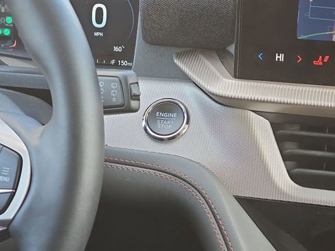 Used 2025 Ford Explorer Active image 17