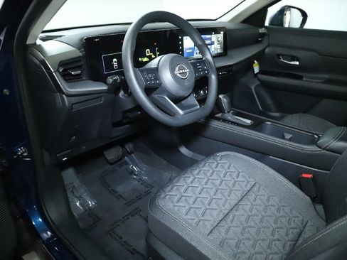 Certified 2025 Nissan Kicks SV AWD/4WD image 19