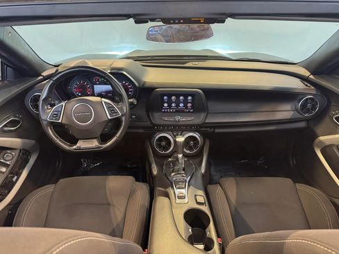 Used 2021 Chevrolet Camaro LT RWD image 17